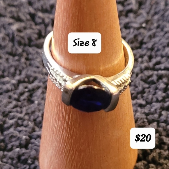 Vintage Ring Size 8 - Picture 1 of 1